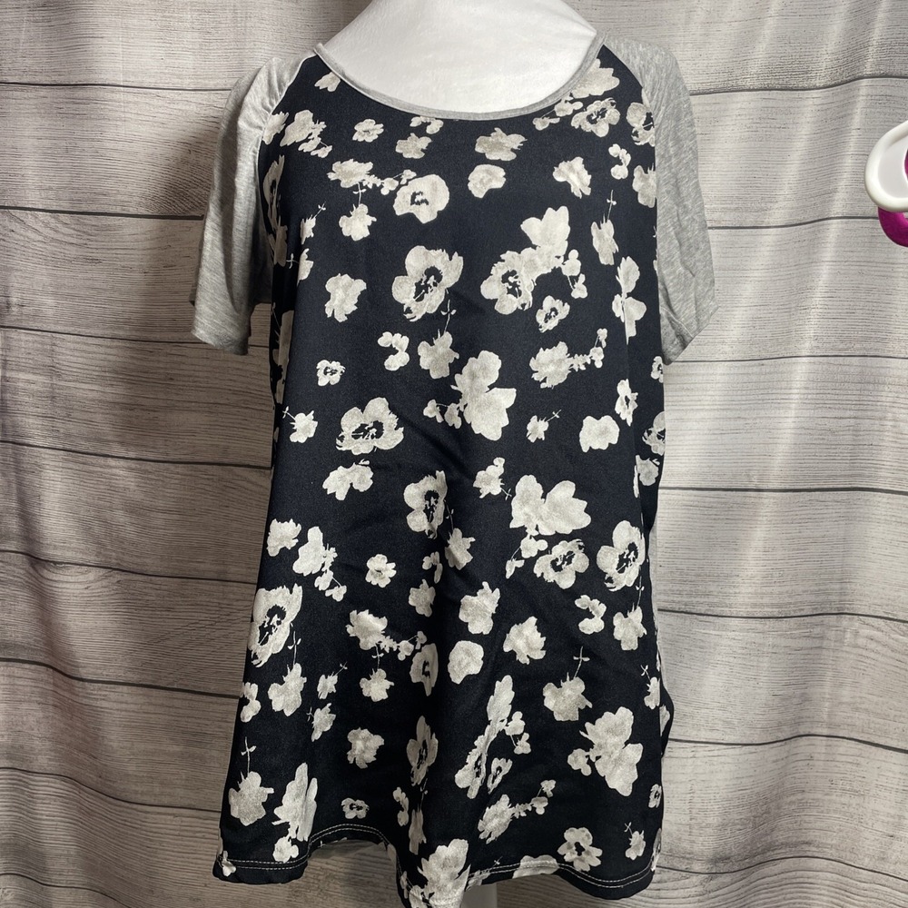 5/$20! Maurices Large soft Black Floral Gray Back‎ Hi-low Flowy Baseball tee